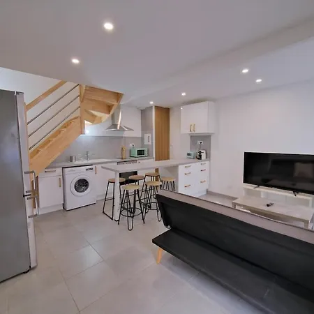 The Remois Triplex Apartment *